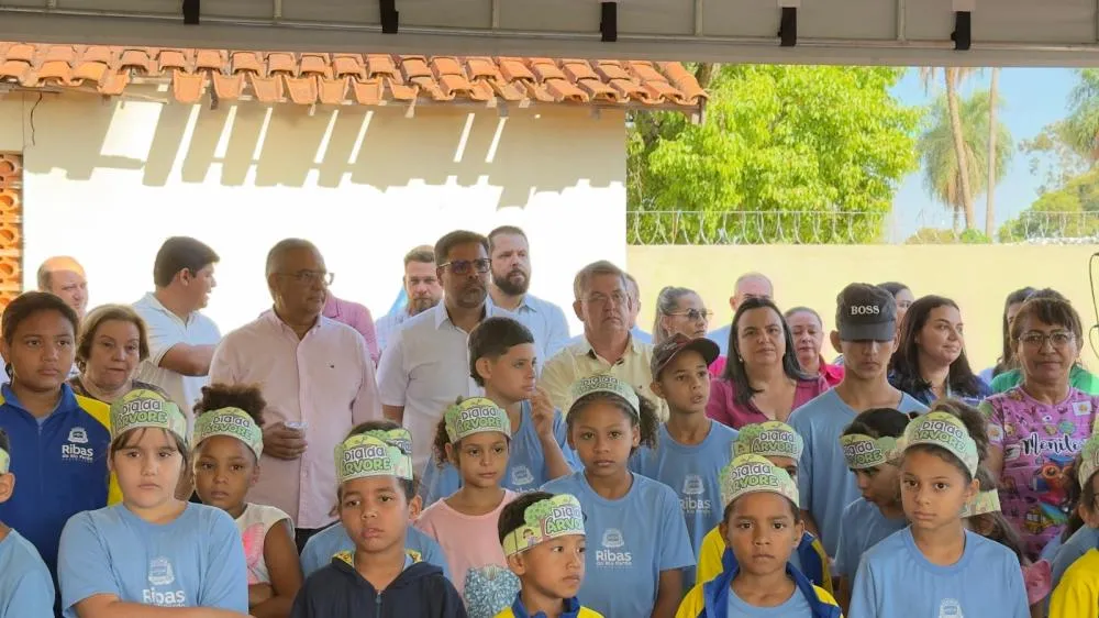 Suzano doa mais de 700 mudas de ipês à Prefeitura de Ribas do Rio Pardo (MS)